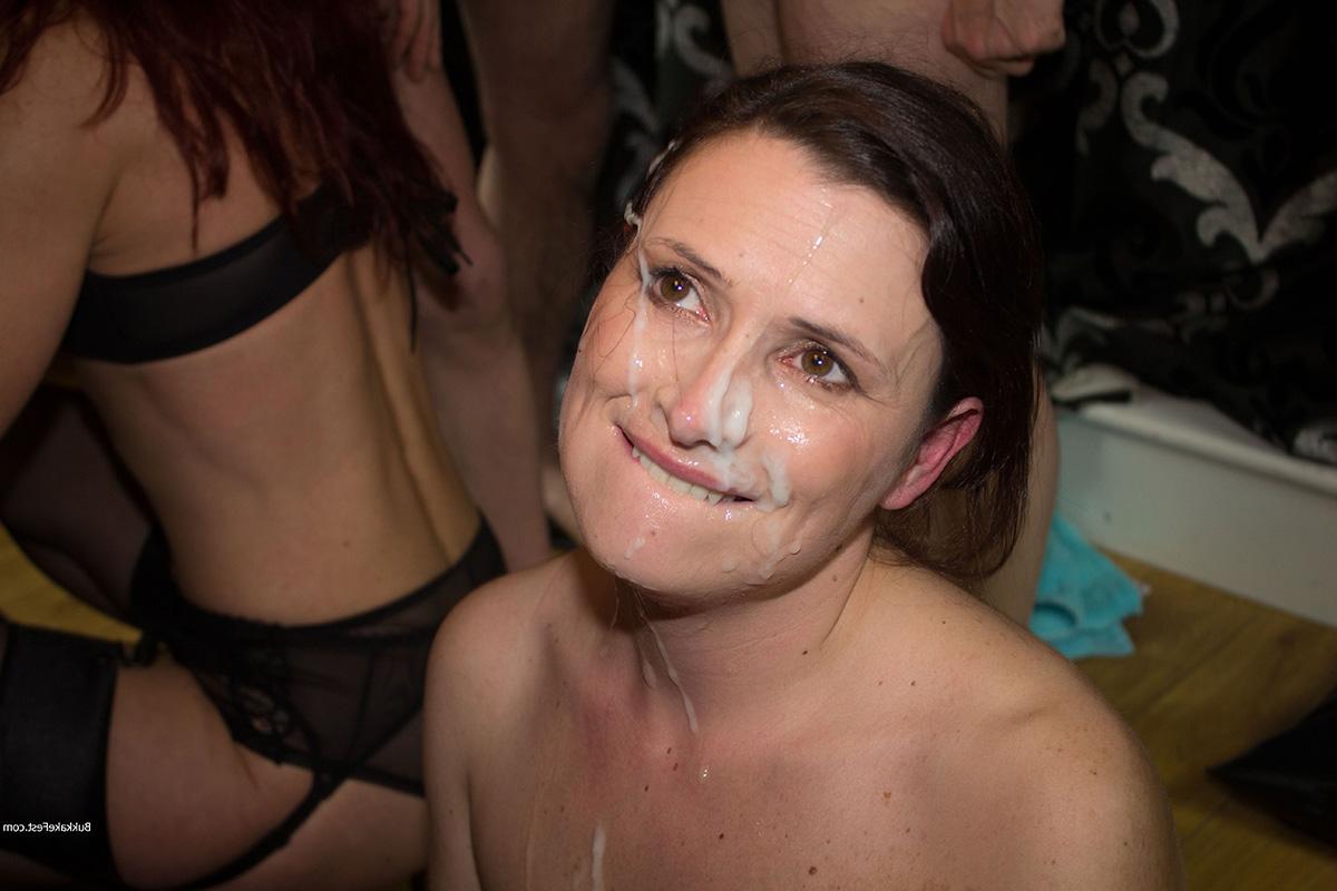 18P 2 older ladies compete to see who can suck off the most cocks