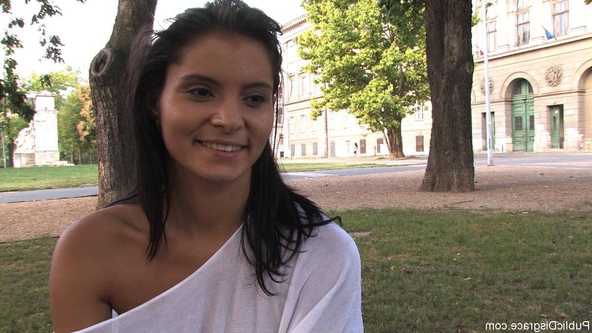 20P Öffentliche Schande Lucy Belle