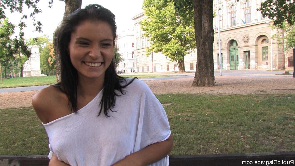 20P Öffentliche Schande Lucy Belle