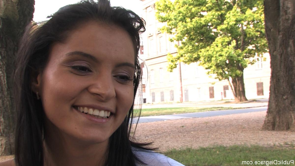 20P Öffentliche Schande Lucy Belle