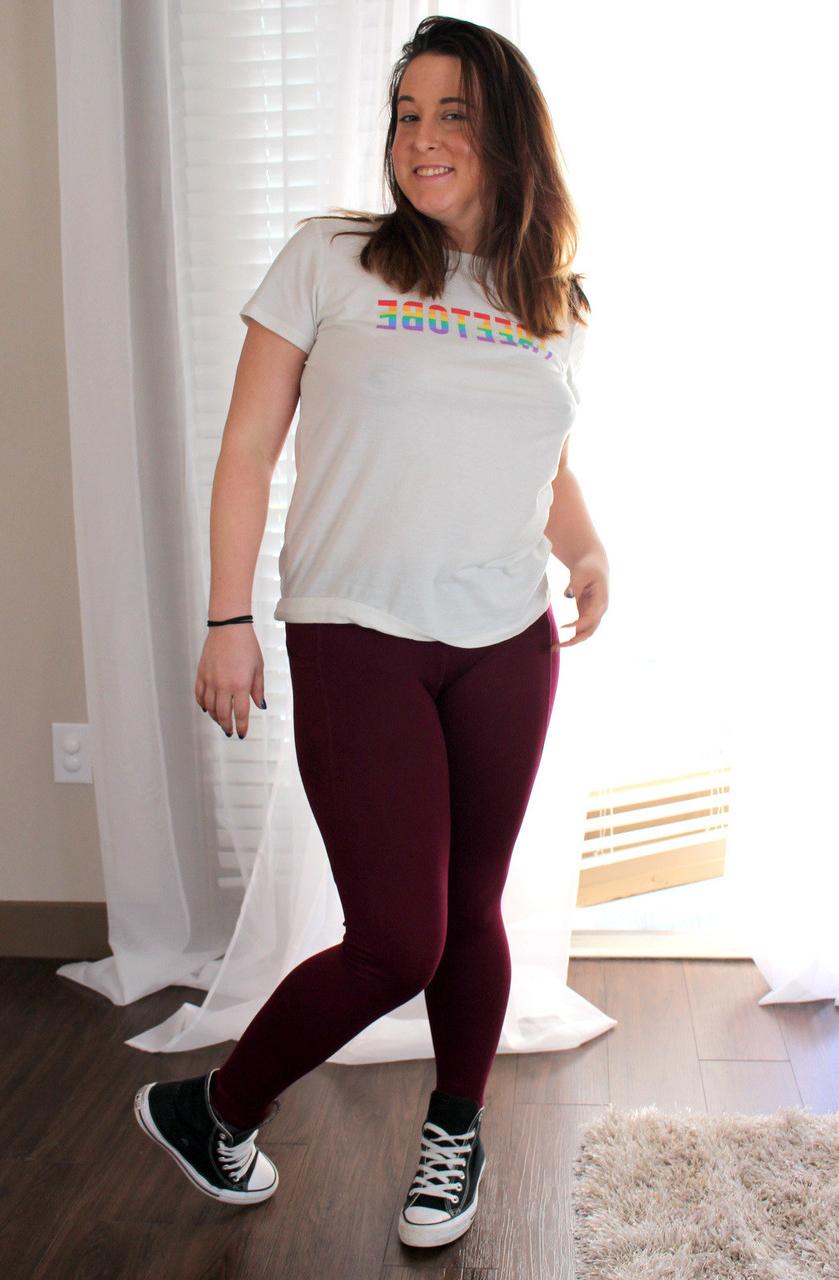 17P Chubby amateur rides a suction dildo while masturbating in canvas sneakers