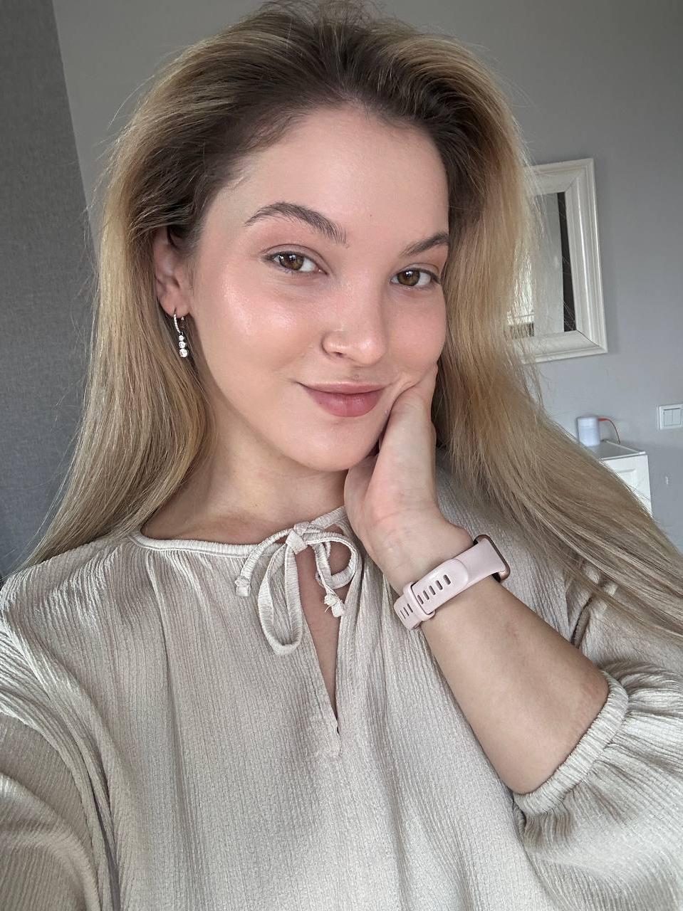 11P All About Diana, la bombasse glamour d'OnlyFans, pose dans sa compilation solo