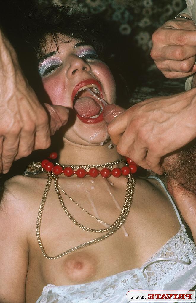 13P Estrelas porno vintage de todas as raças exibem sua maneira de transar em tempos passados