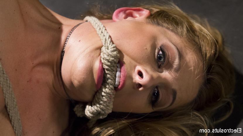 15P Cherry Torn dominates Cherie Deville during a bout of lesbian anal sex