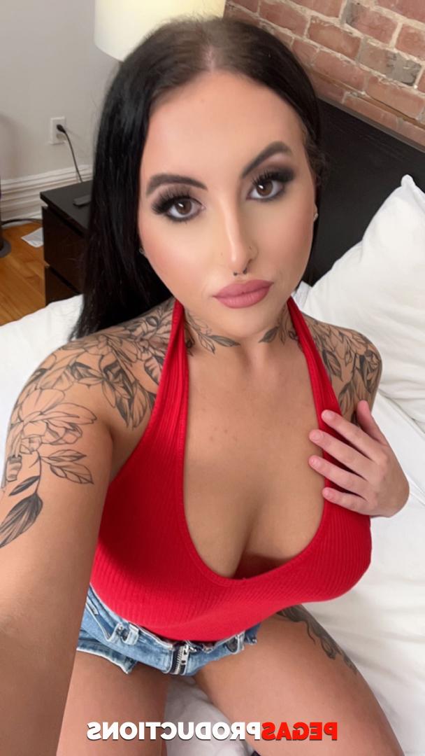 20P La madura lesbiana Autumn y su sexy novia Eva Rose muestran sus grandes tetas