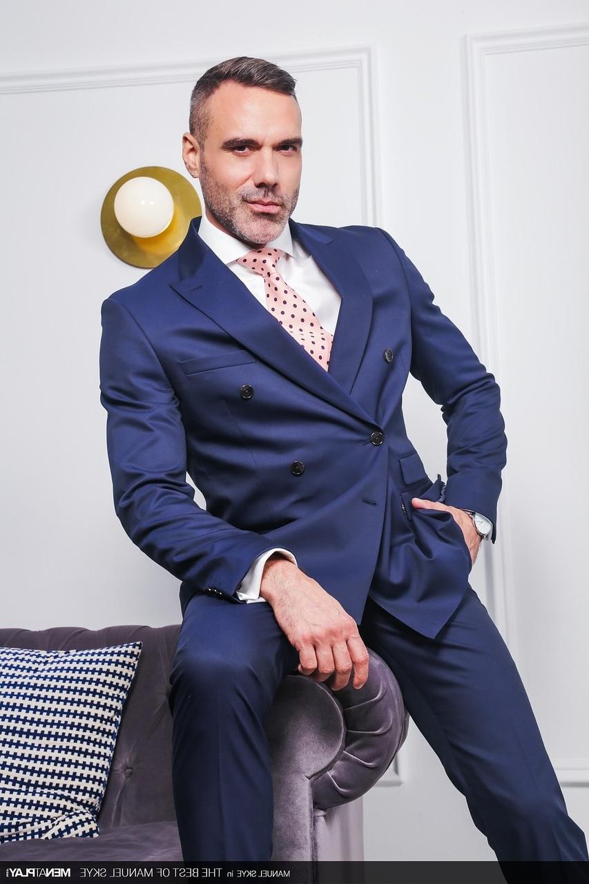 12P Bodybuilder Manuel Skye shows his big dick while teasing in suits