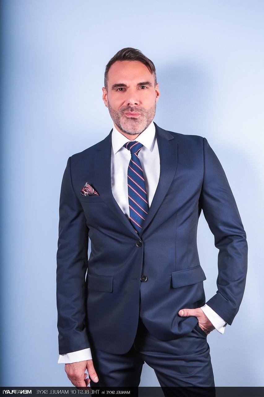 12P Bodybuilder Manuel Skye shows his big dick while teasing in suits
