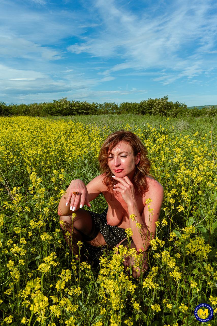 20P Ukrainian MILF Julia North shows off her natural tits & her big ass outdoors