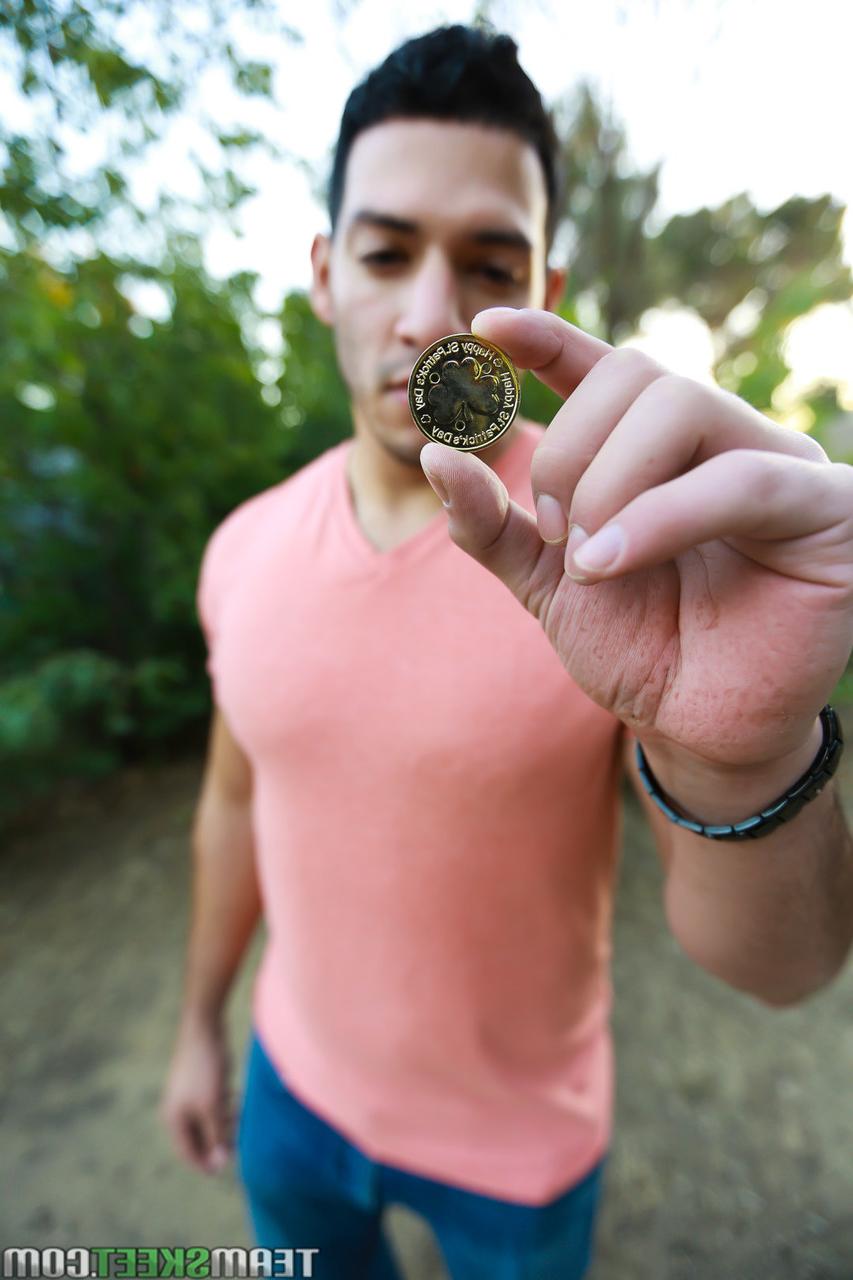 20P El duende con trenzas Ava Parker concede un deseo de mamada profunda y se la clavan duro