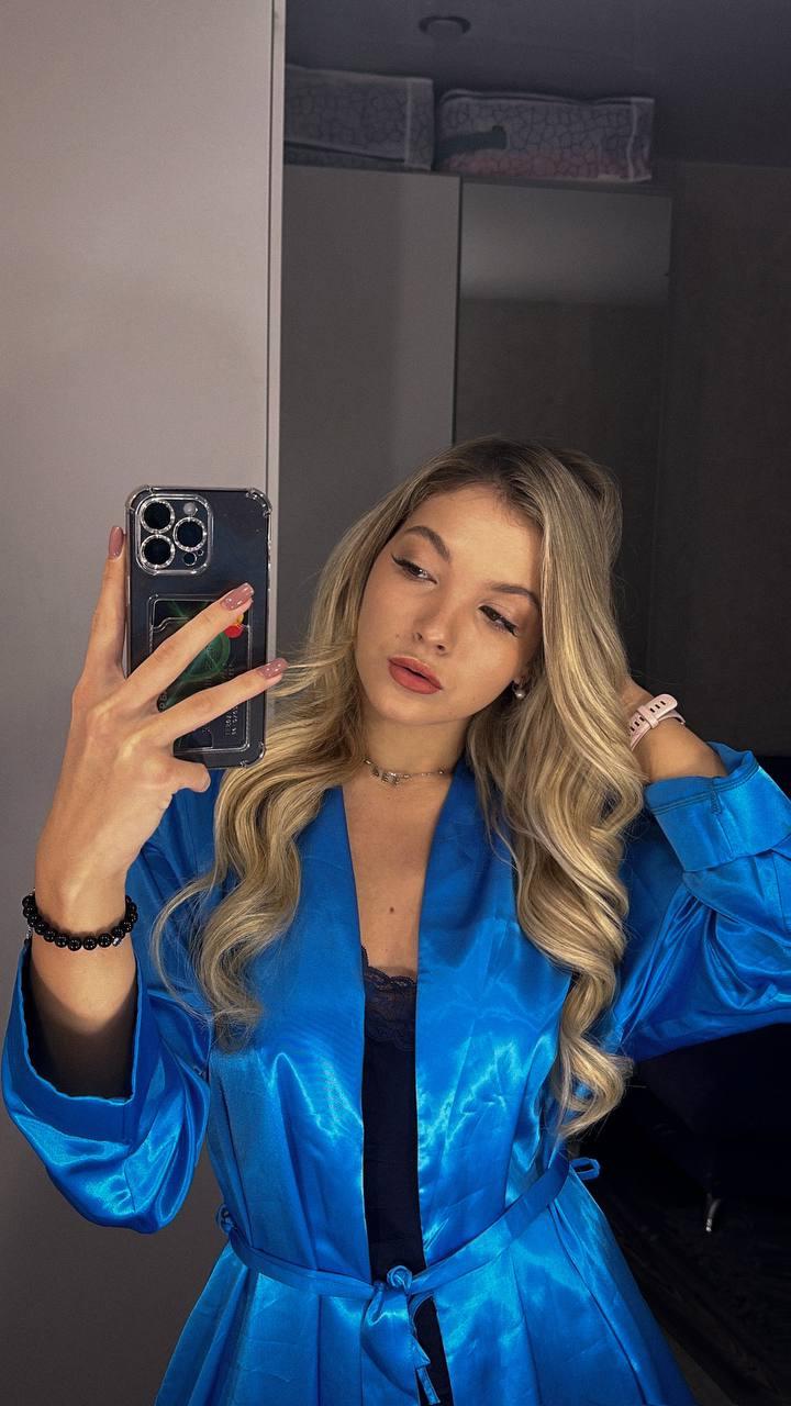 12P Glamorous OnlyFans babe All About Diana posing provocatively in a solo