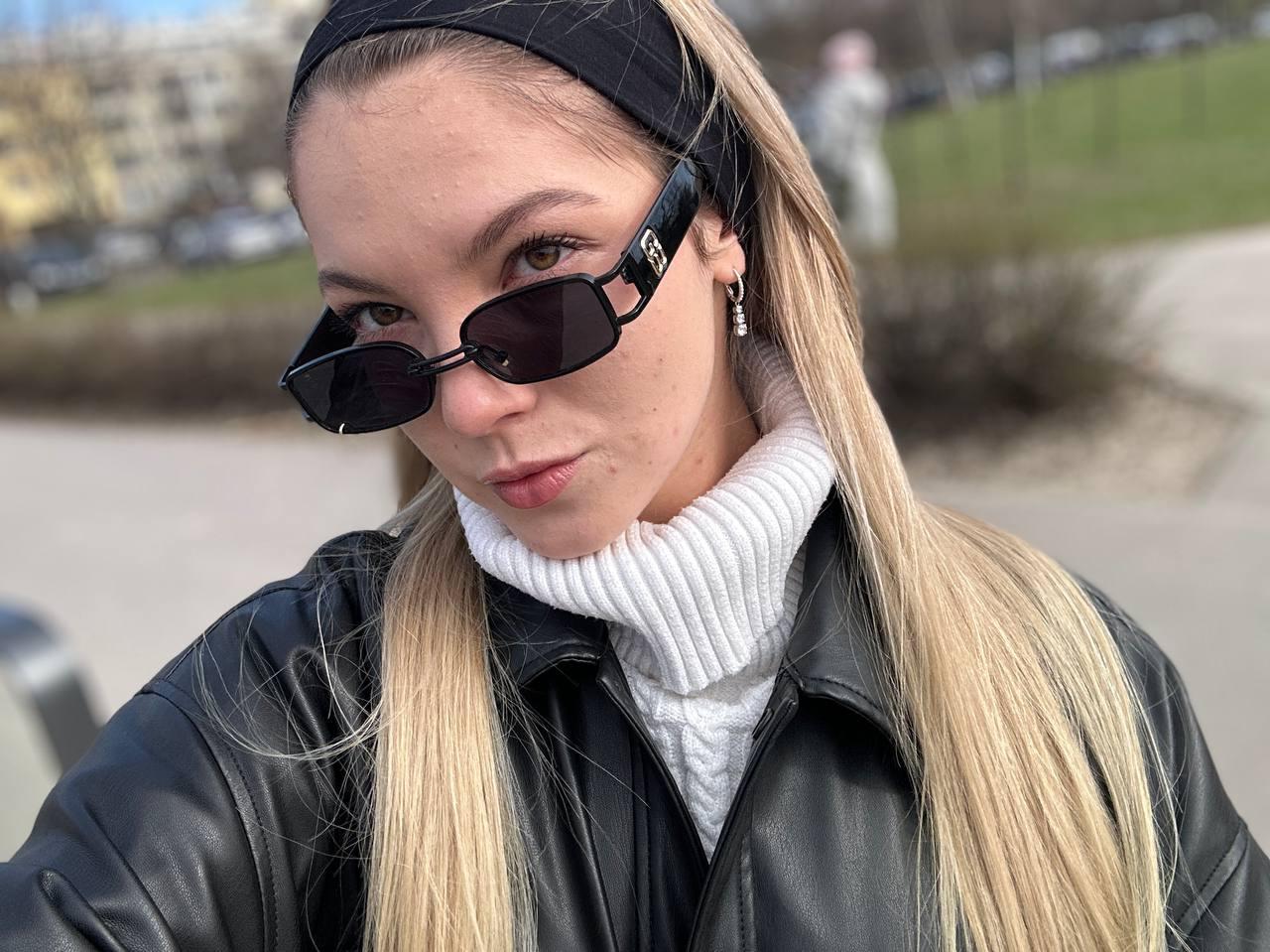 12P Glamorous OnlyFans babe All About Diana posing provocatively in a solo