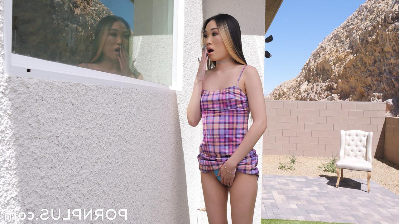 20P Petite babe London Lee has wild hardcore sex with a hung stud in the bathroom