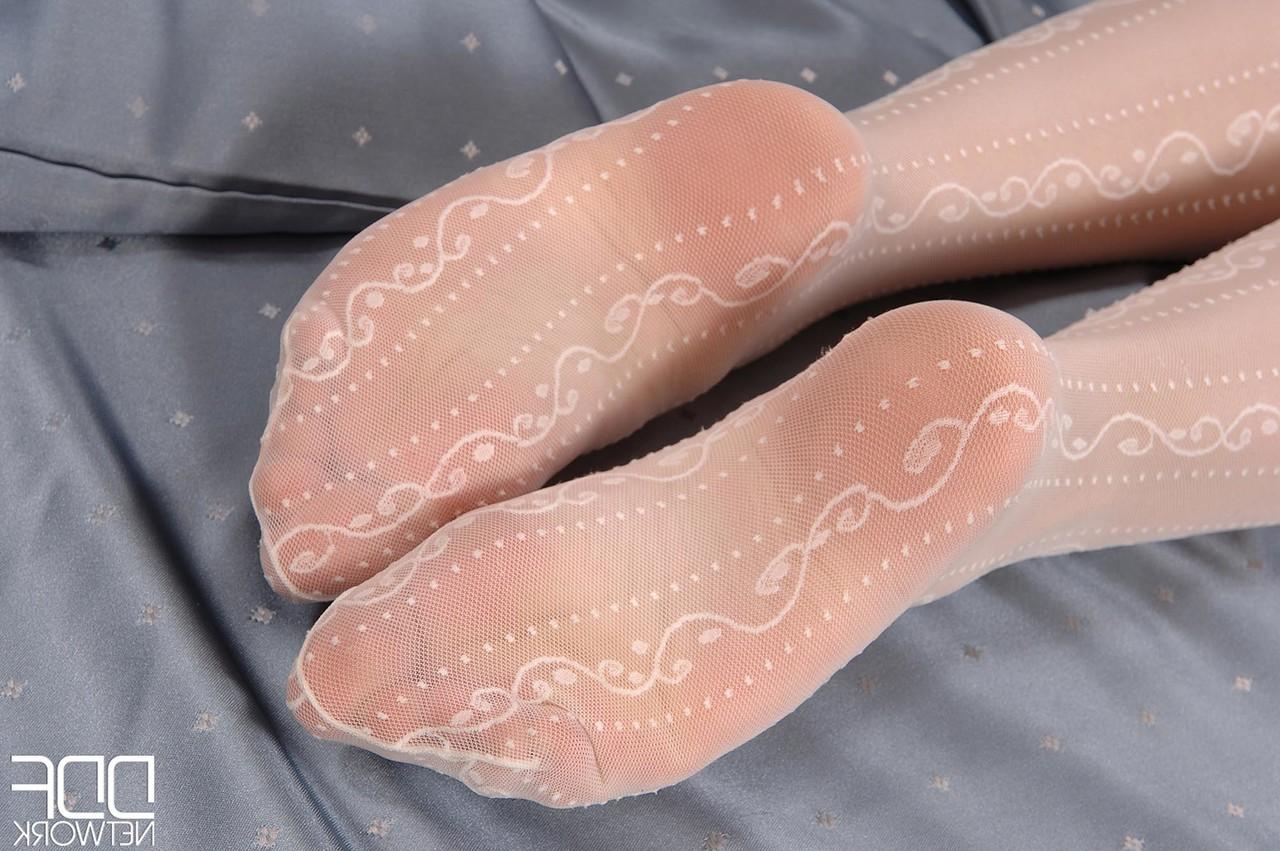 20P Hot Legs And Feet Zafira