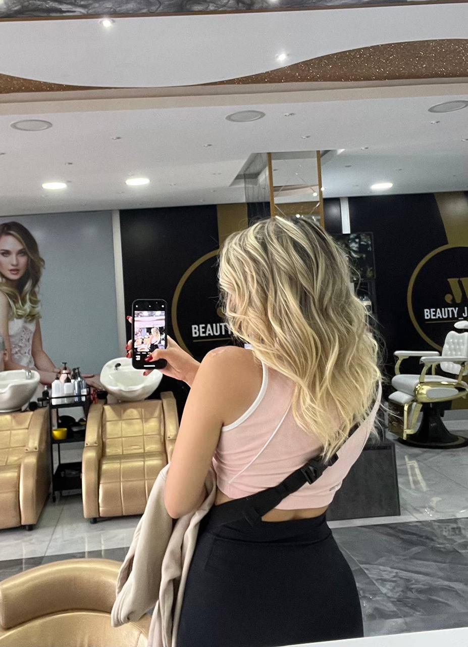 15P A loira fofa All About Diana posa sedutoramente na compilação solo