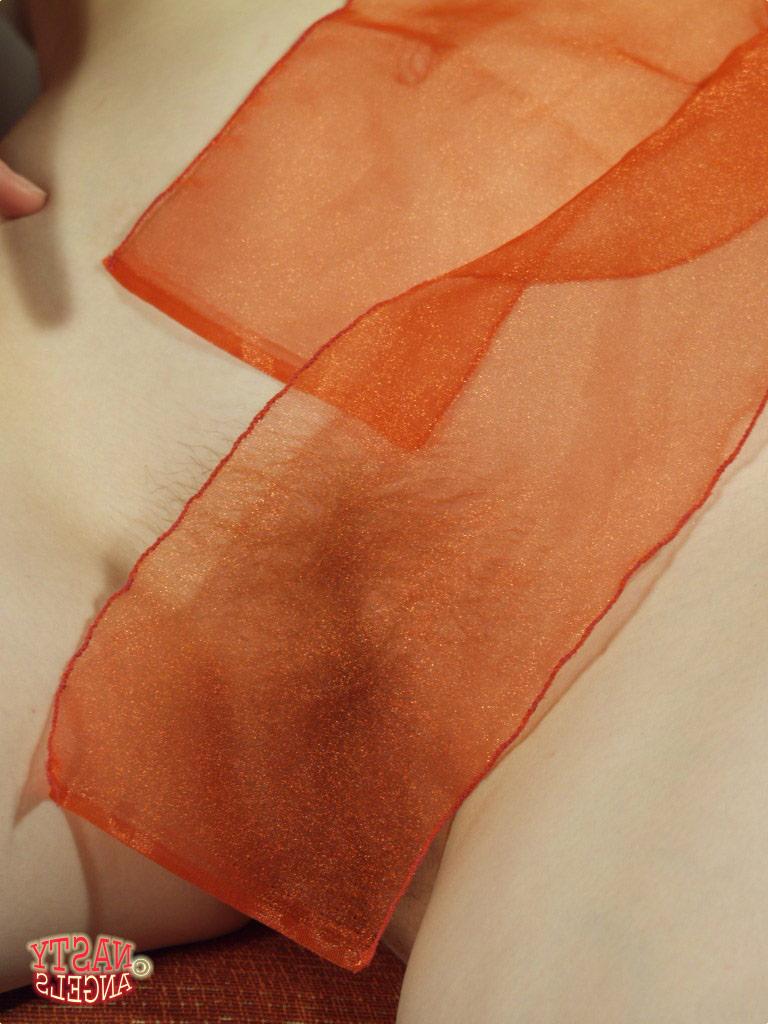 20P A adolescente Dasha tira sua lingerie de leopardo e mostra suas curvas gostosas