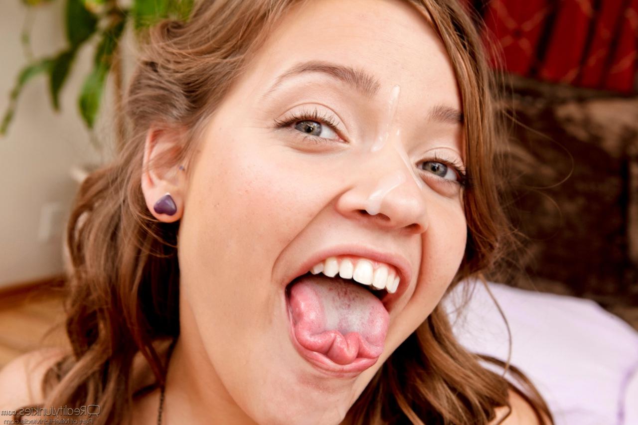 15P La agradable adolescente Ashlynn Leigh lanza una ensalada de chicos antes del sexo del culo a la boca