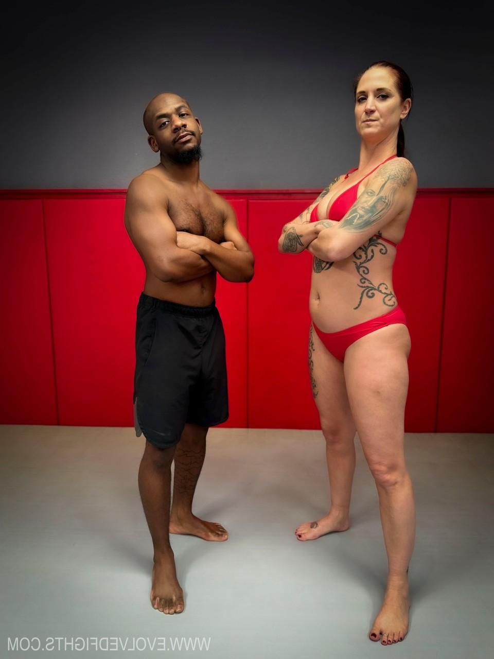20P Slutty MILF Autumn Bodell has interracial sex while fighting with a black man