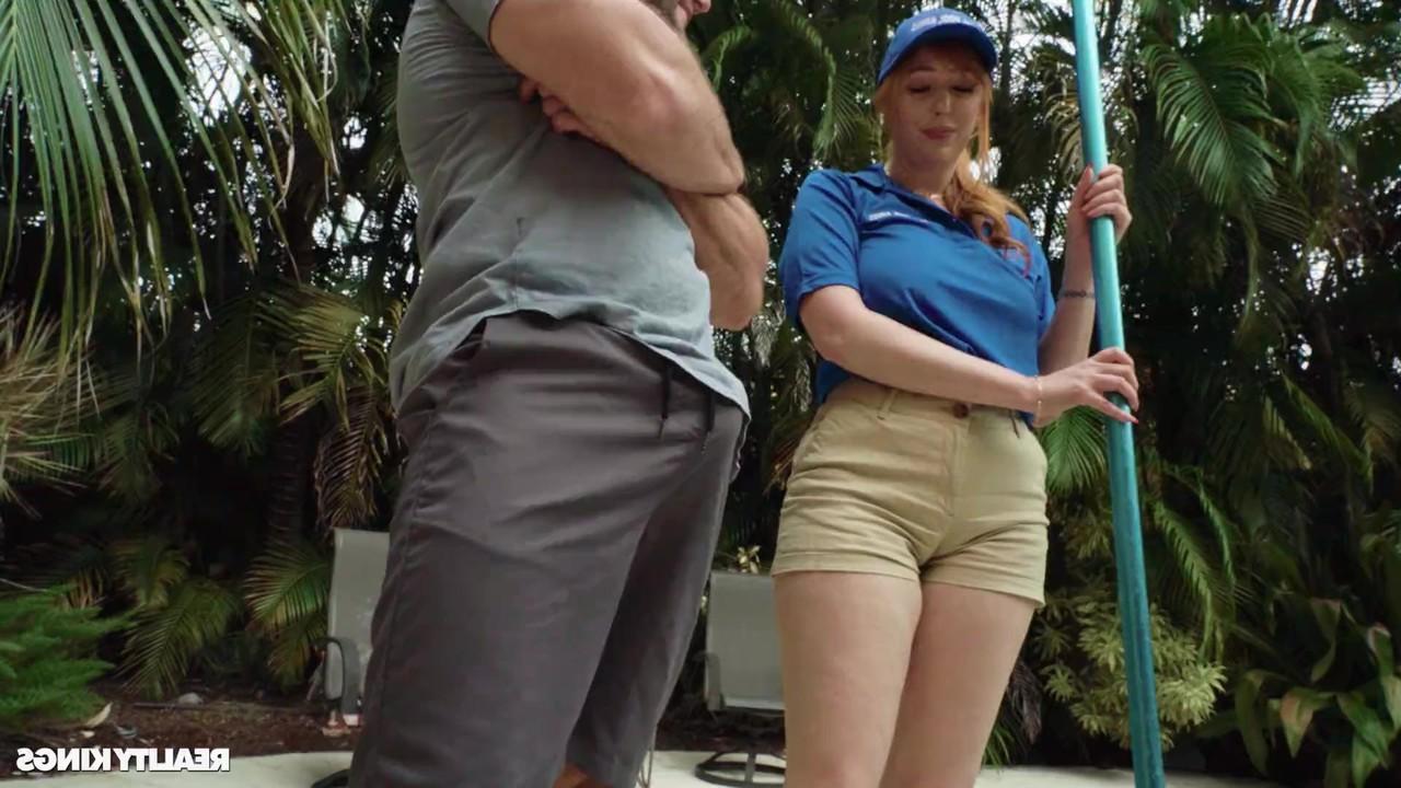 20P Curvy pool girl Lauren Phillips enjoys outdoor anal sex with a muscular man
