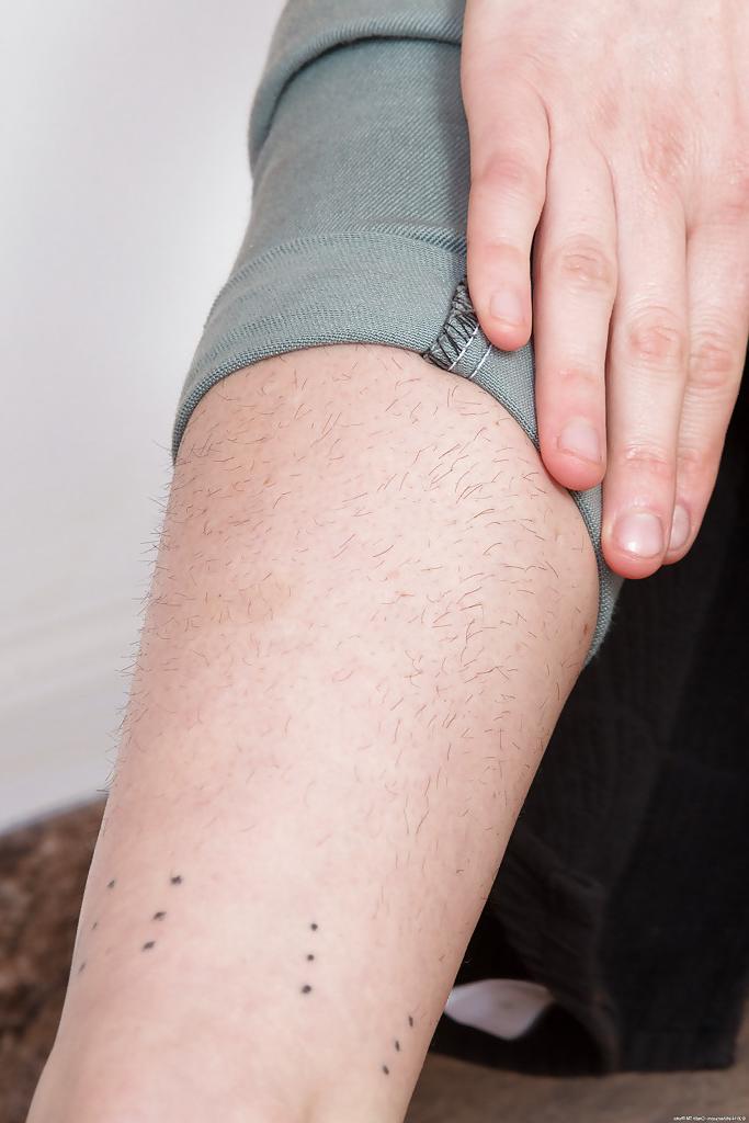 16P Hirsute broad Stacey Stax display her hairy legs and armpits