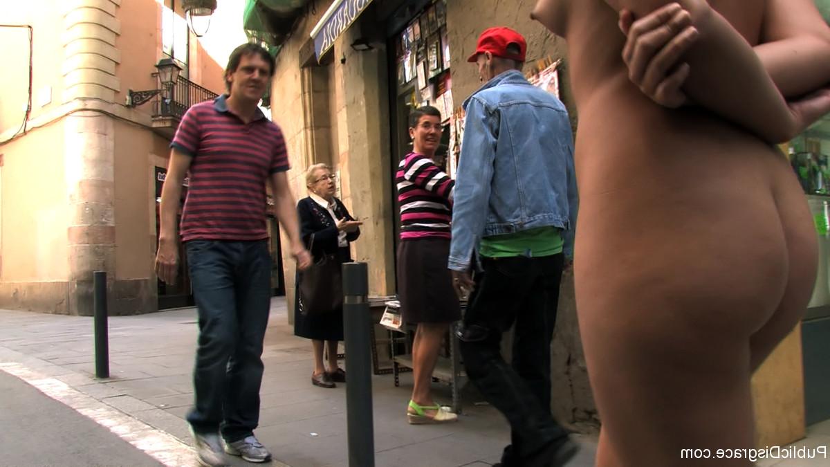 20P Public Disgrace Oliver, Steve Holmes, SUSANA ABRIL