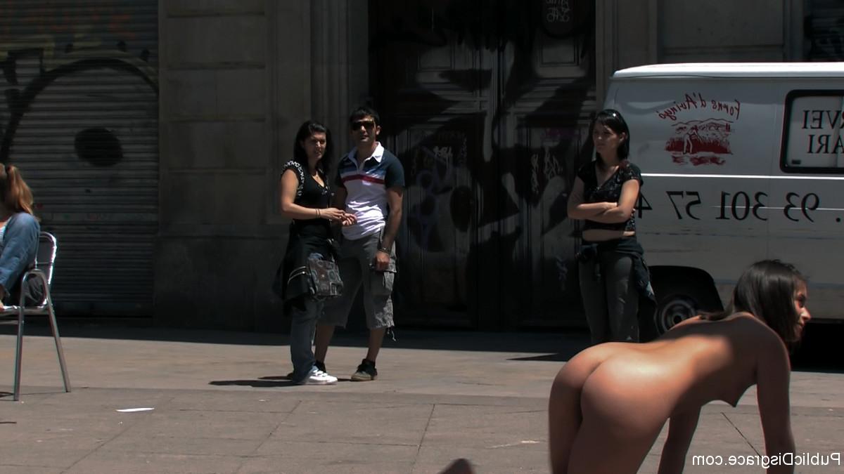 20P Public Disgrace Oliver, Steve Holmes, SUSANA ABRIL