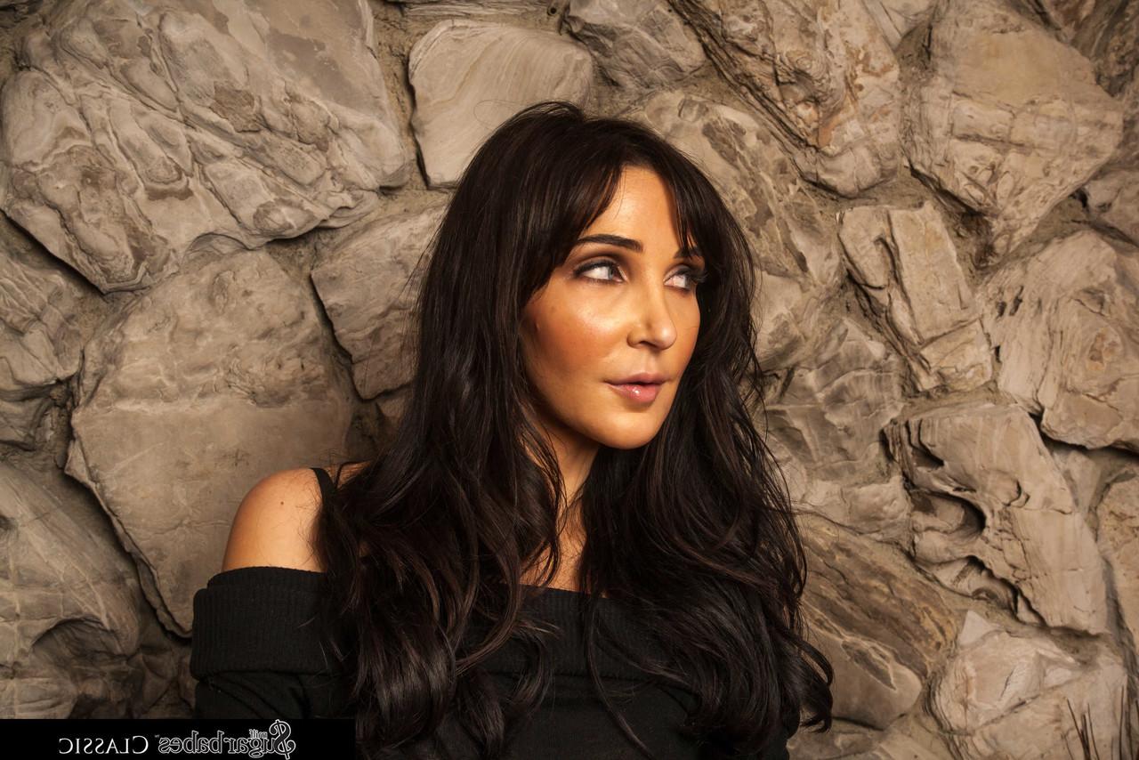 20P Mutter in Nylonstrümpfen Diana Prince wird auf allen Vieren von Talon gevögelt