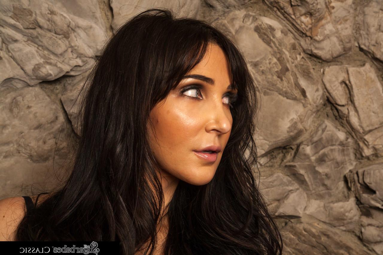 20P Mutter in Nylonstrümpfen Diana Prince wird auf allen Vieren von Talon gevögelt