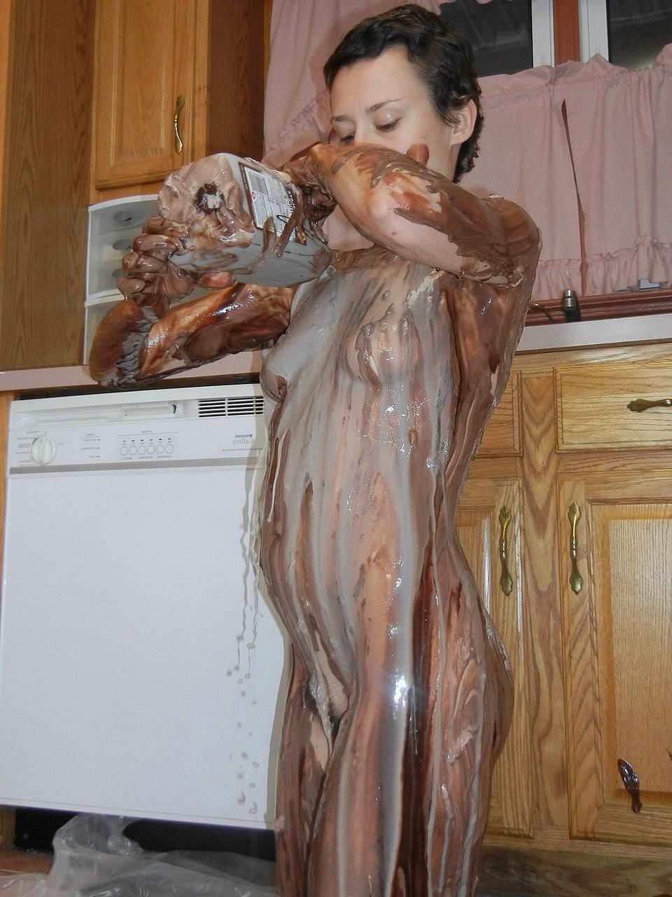 20P Kinky geek Shelly gets her naked body messy with hot chocolate in the kitchen