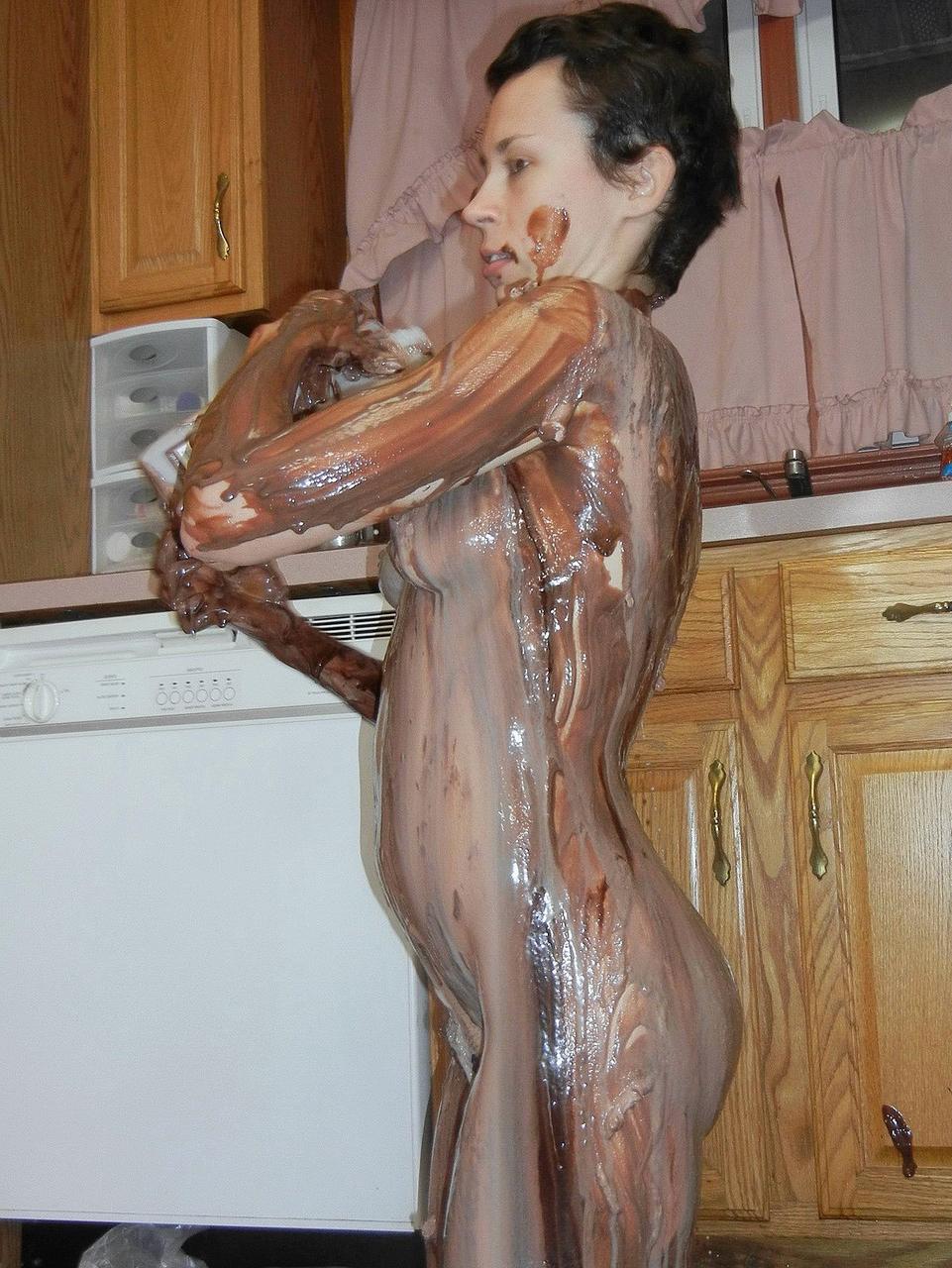 20P Kinky geek Shelly gets her naked body messy with hot chocolate in the kitchen