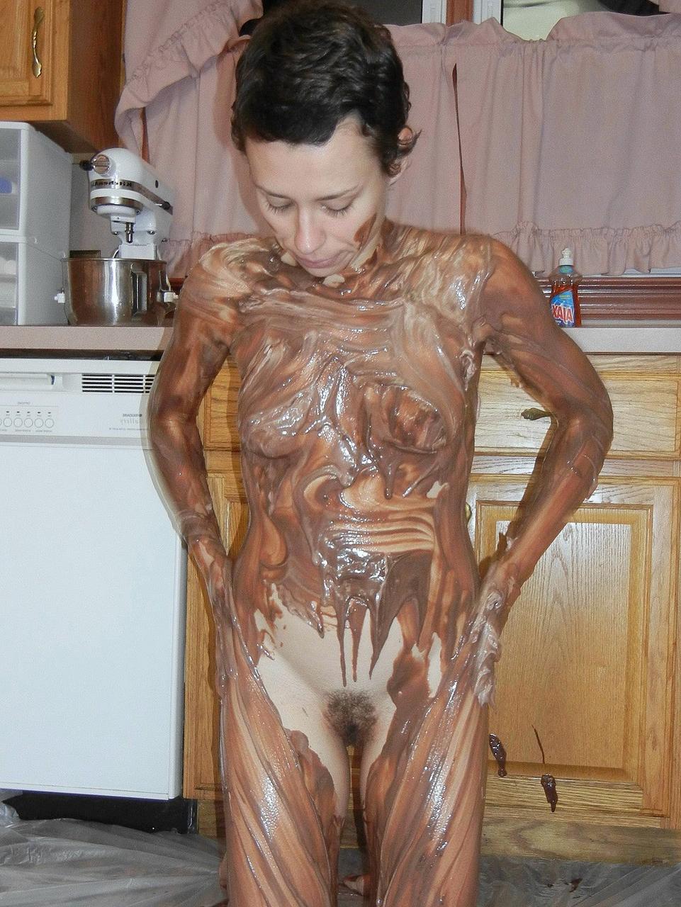 20P Kinky geek Shelly gets her naked body messy with hot chocolate in the kitchen
