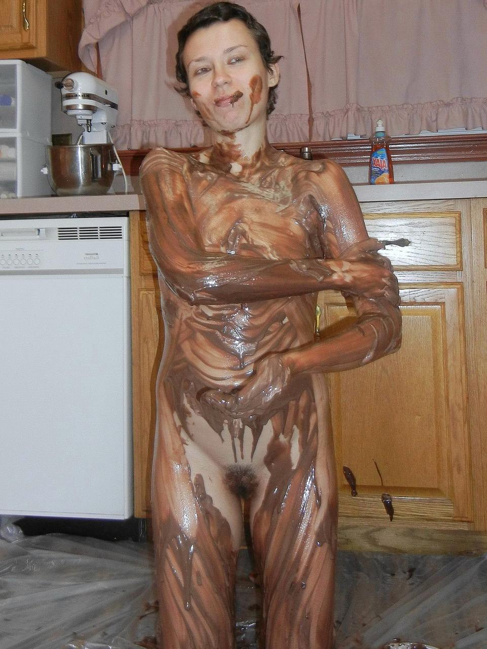 20P Kinky geek Shelly gets her naked body messy with hot chocolate in the kitchen