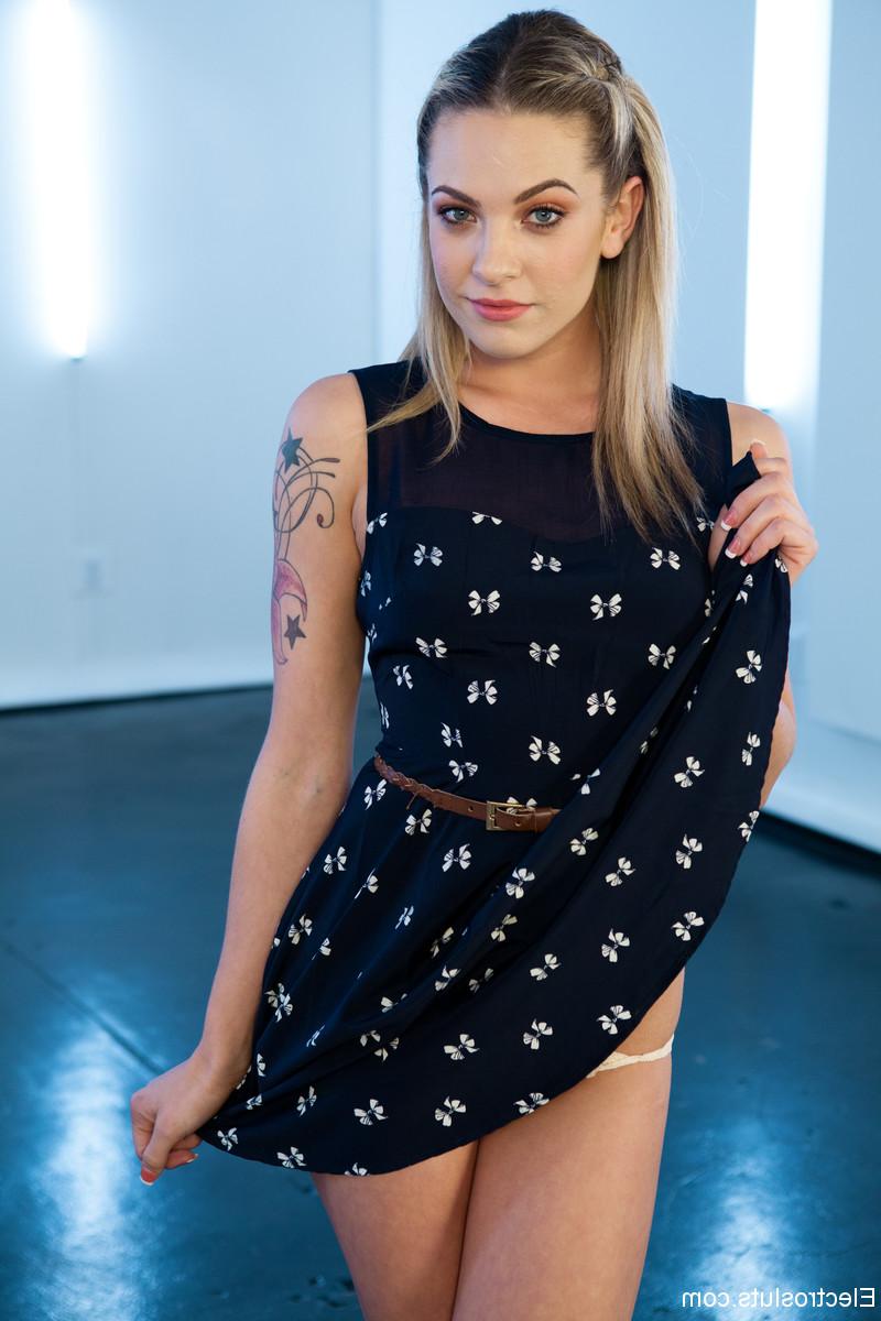 20P Petite Dahila Sky strips naked while Aiden Starr poses in her hot black outfit