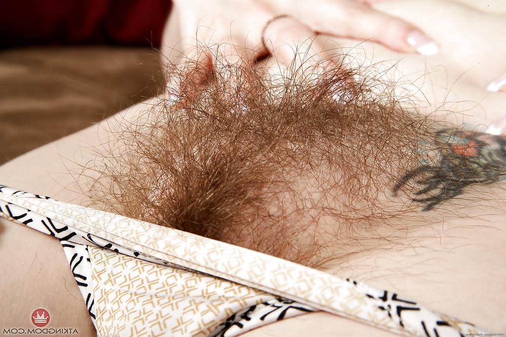 16P Chunky lady Tink baring her large natural tits and hairy pussy
