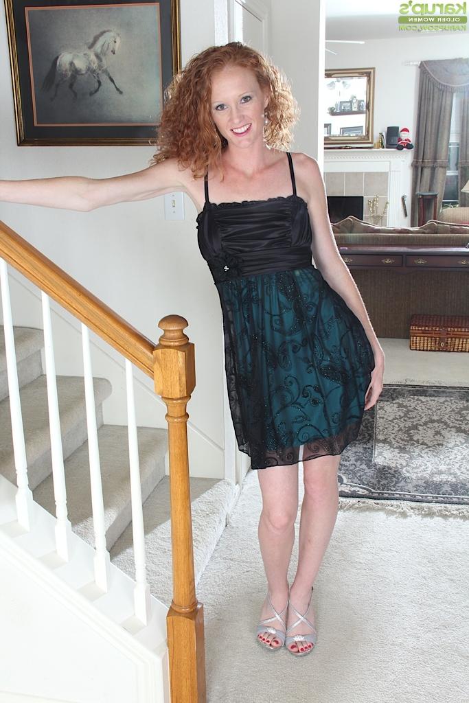 16P Curly-haired Ande is demonstrating her lovely naked pussy and asshole