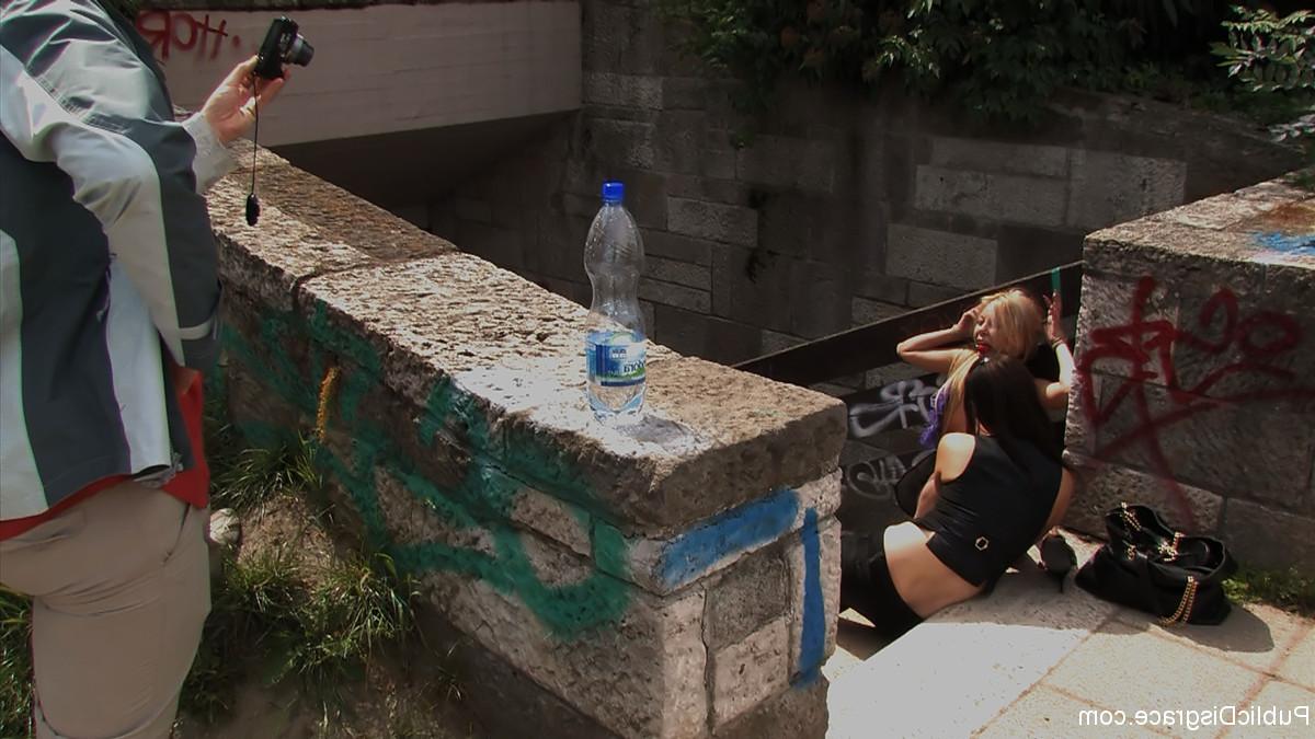 20P Öffentliche Schande Donna Bell, Zenza Raggi