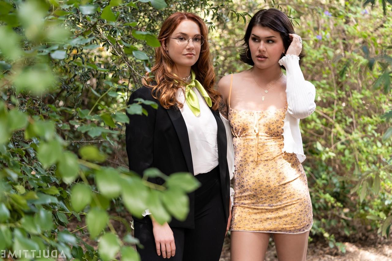 15P Transfixed featuring Siri Dahl、Daisy Taylor ホットな画像