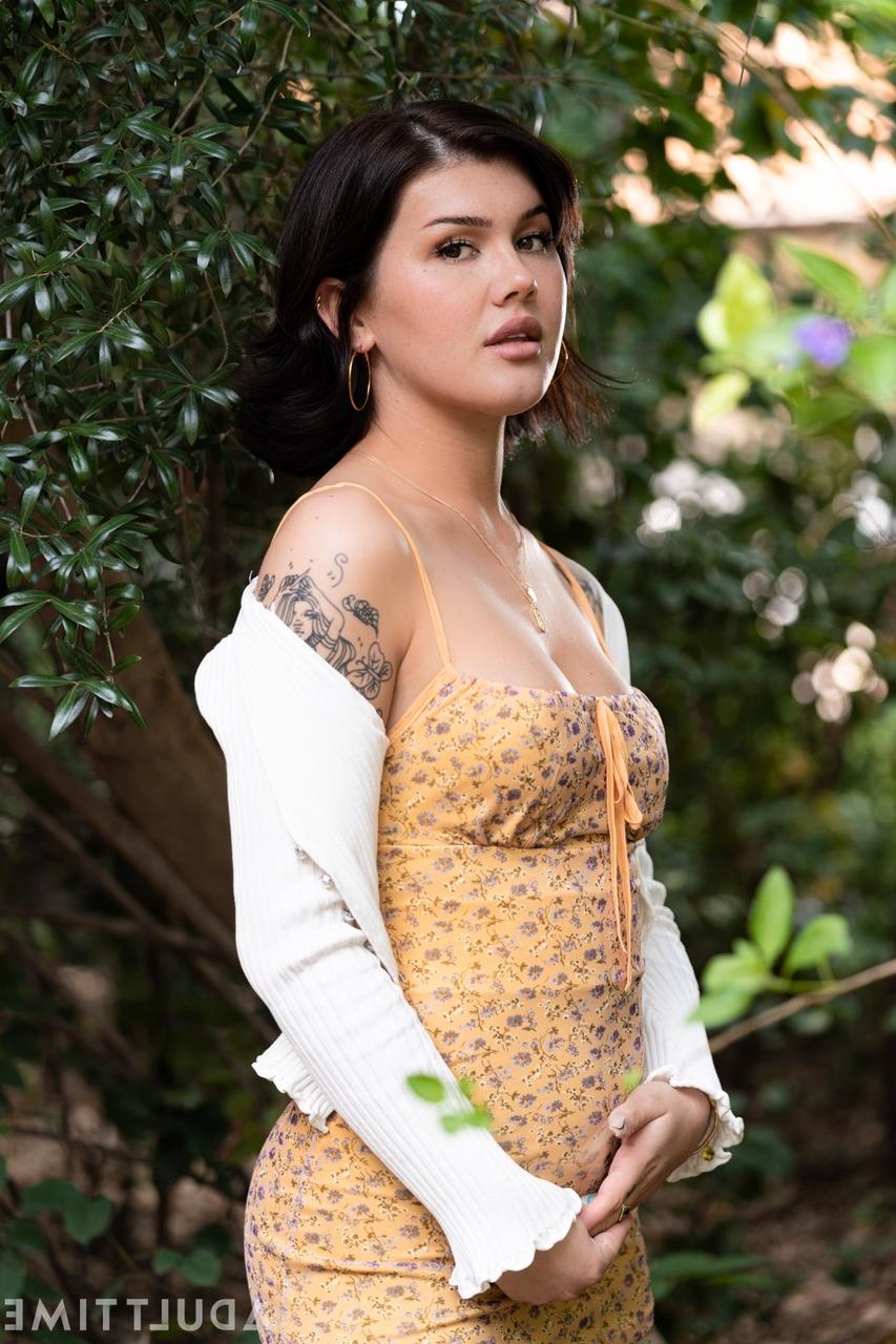 15P Transfixed featuring Siri Dahl、Daisy Taylor ホットな画像