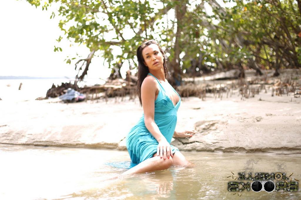 12P Jonelle Brooks Offizieller Auftritt von Jonelle Brooks Naked Pics