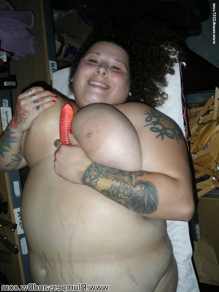 16P Lusty tattooed plumper with huge flabby jugs masturbating her cooter
