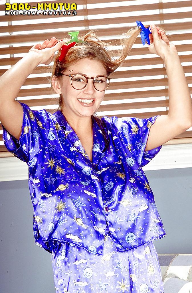 16P Glasses adorned MILF plumper Autumn Jade unleashing massive pornstar juggs