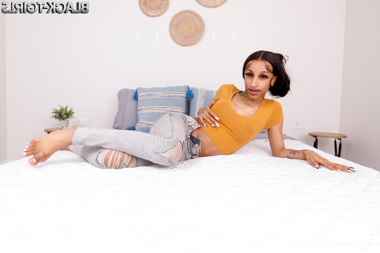 16P Negra TGirls Mari Tha Donn