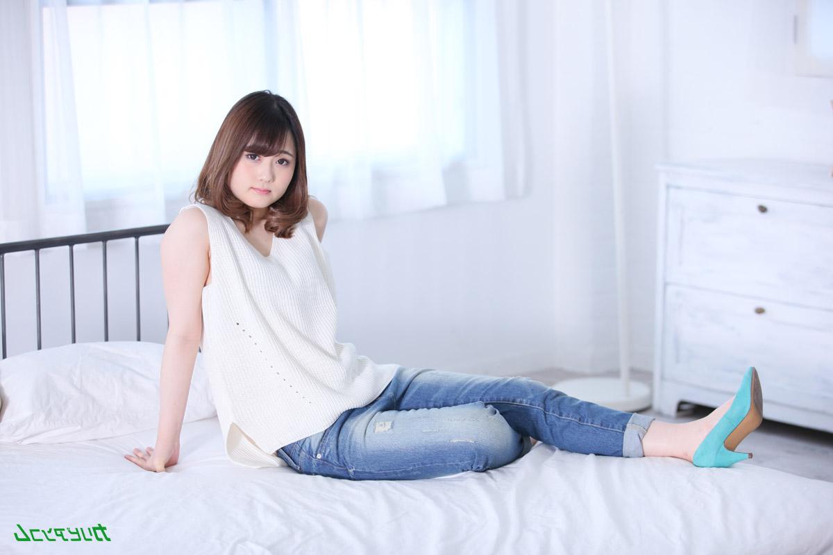 20P Der kleinen japanischen Teenagerin Reira Kitagawa wird der Busch abgerissen