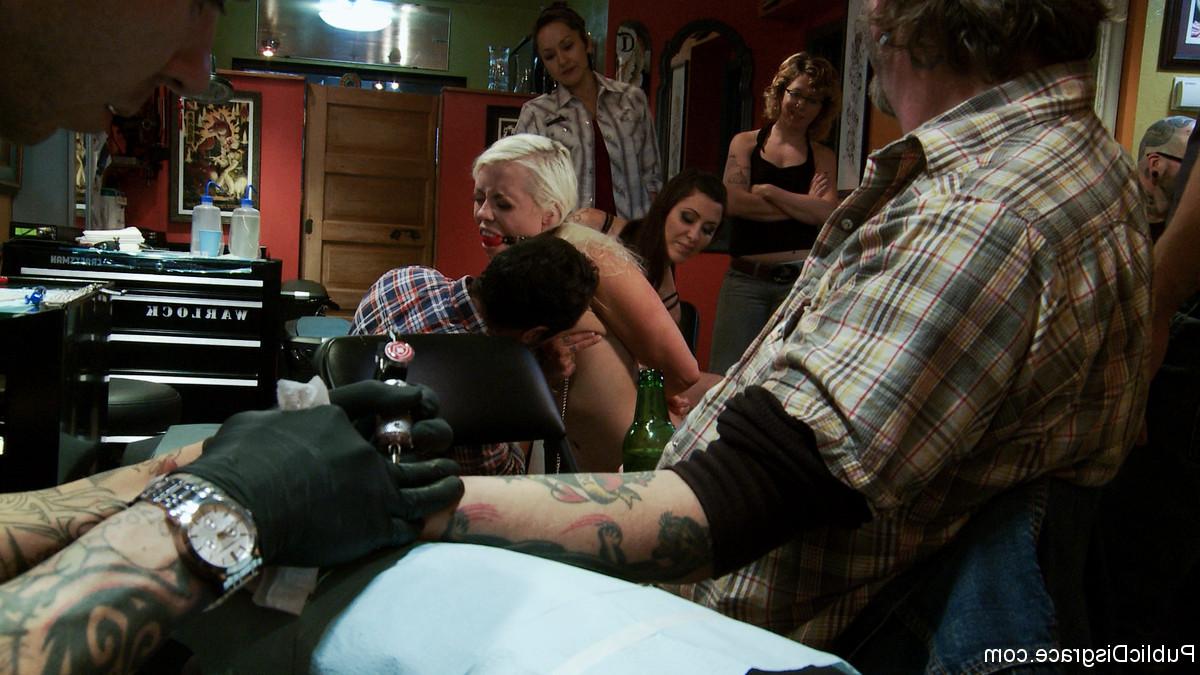 20P Public Disgrace Jack Hammer, Lorelei Lee