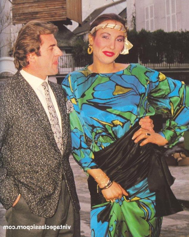 9P Transexual extravagante recibe una polla dura en su culo peludo en acción vintage