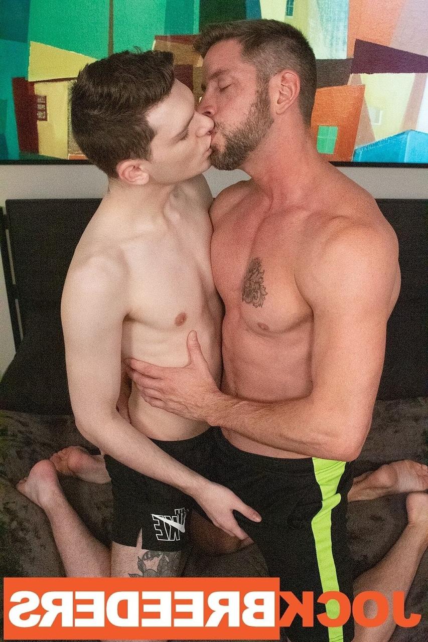 15P Cute twink Ethan Tate gets his bum hole licked & fucked by Johnny Ford