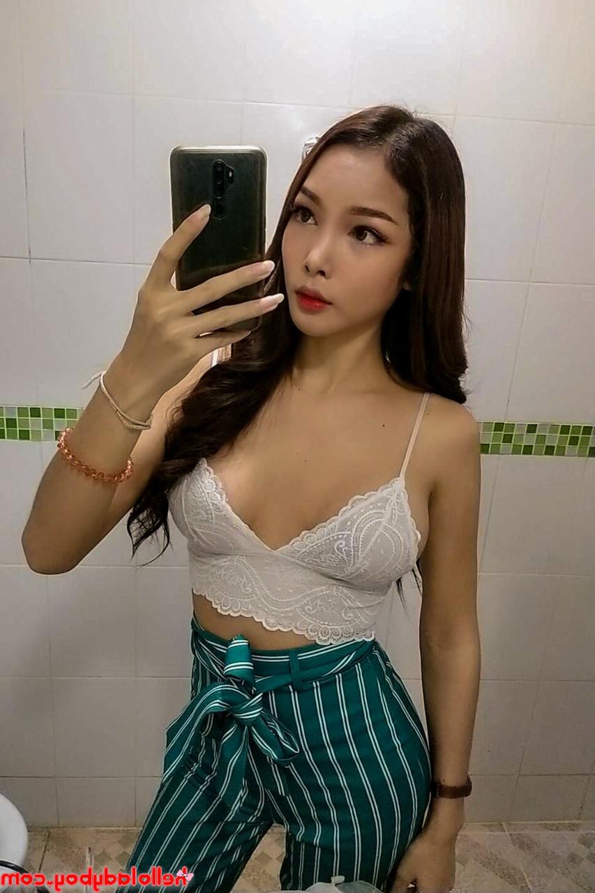 20P Hallo Ladyboy