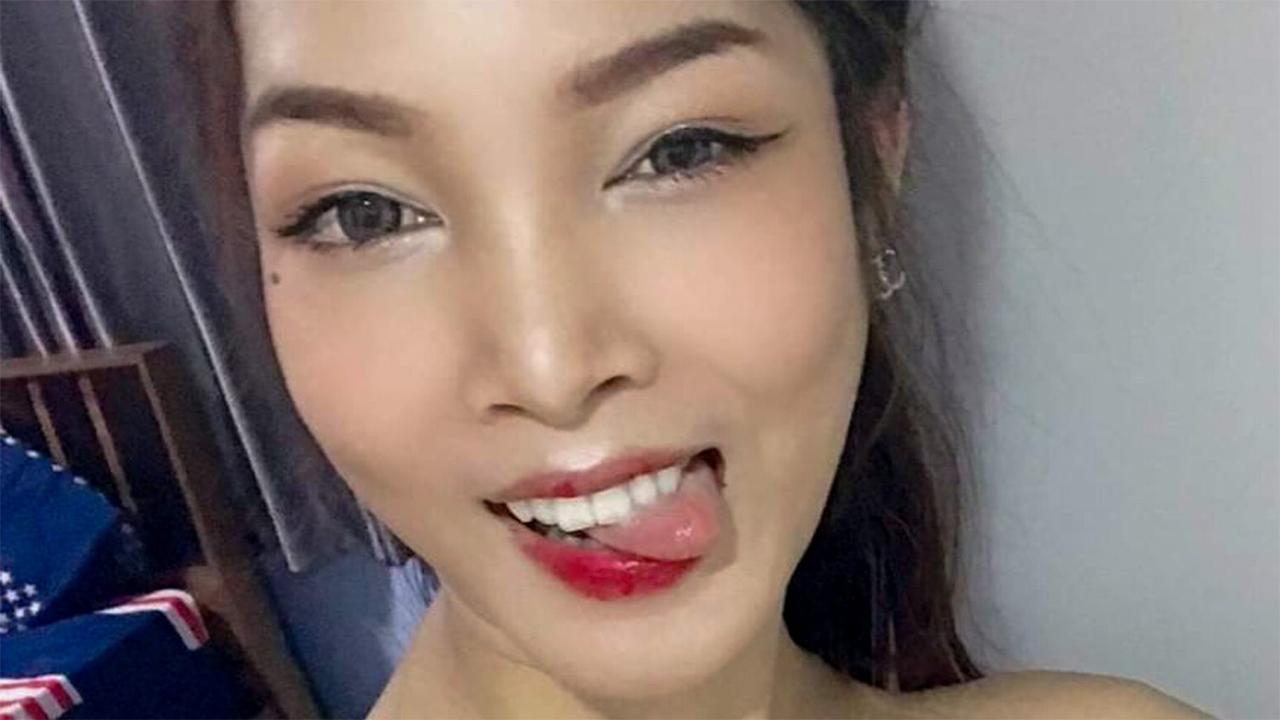 20P Hallo Ladyboy