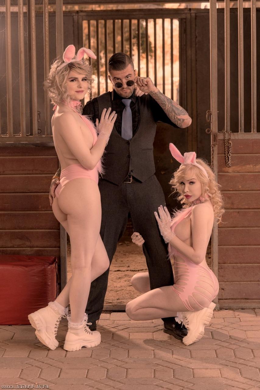 15P Evil Angel featuring Hell4slootz, Sarina Valentina Porn Pics