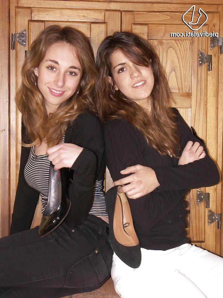 16P Amazing two pretty girls Costanza and Giorgia love to show their legs