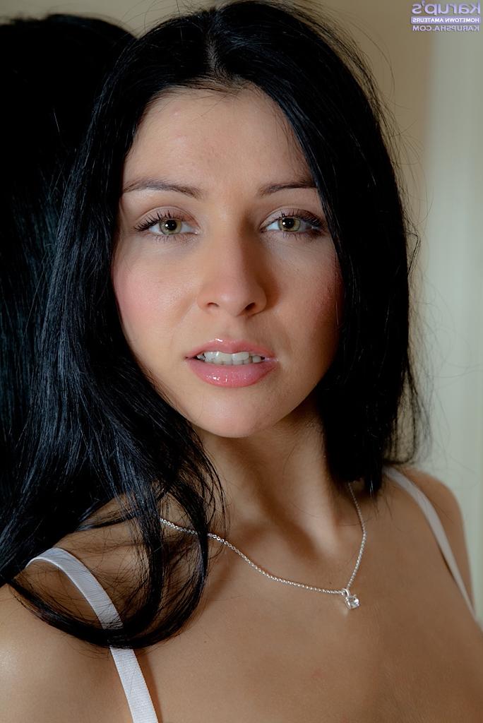 16P Graceful amateur oiling up her curves and toying her hungry holes